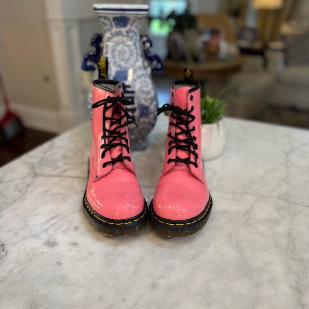 🩷 DR MARTIN BUBBLE GUM PINK PATENT LEATHER BOOTS!